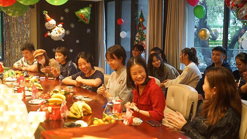 YANG设计集团圣诞节生日趴_寿星们欢声笑语过双“诞” YANG设计集团圣诞节生日趴_寿星们欢声笑语过双“诞”