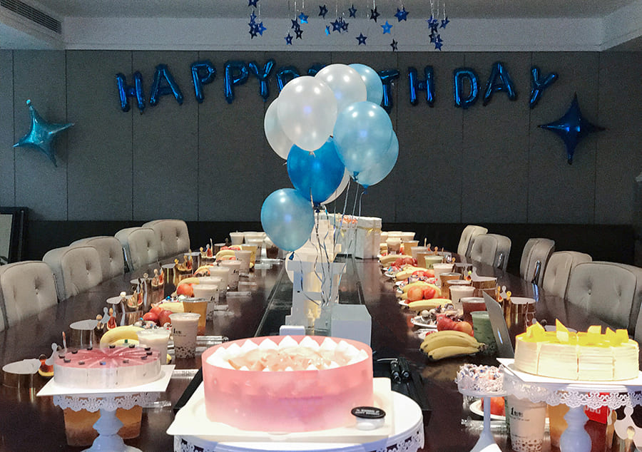 杨邦胜设计集团生日会_精心准备的生日会场